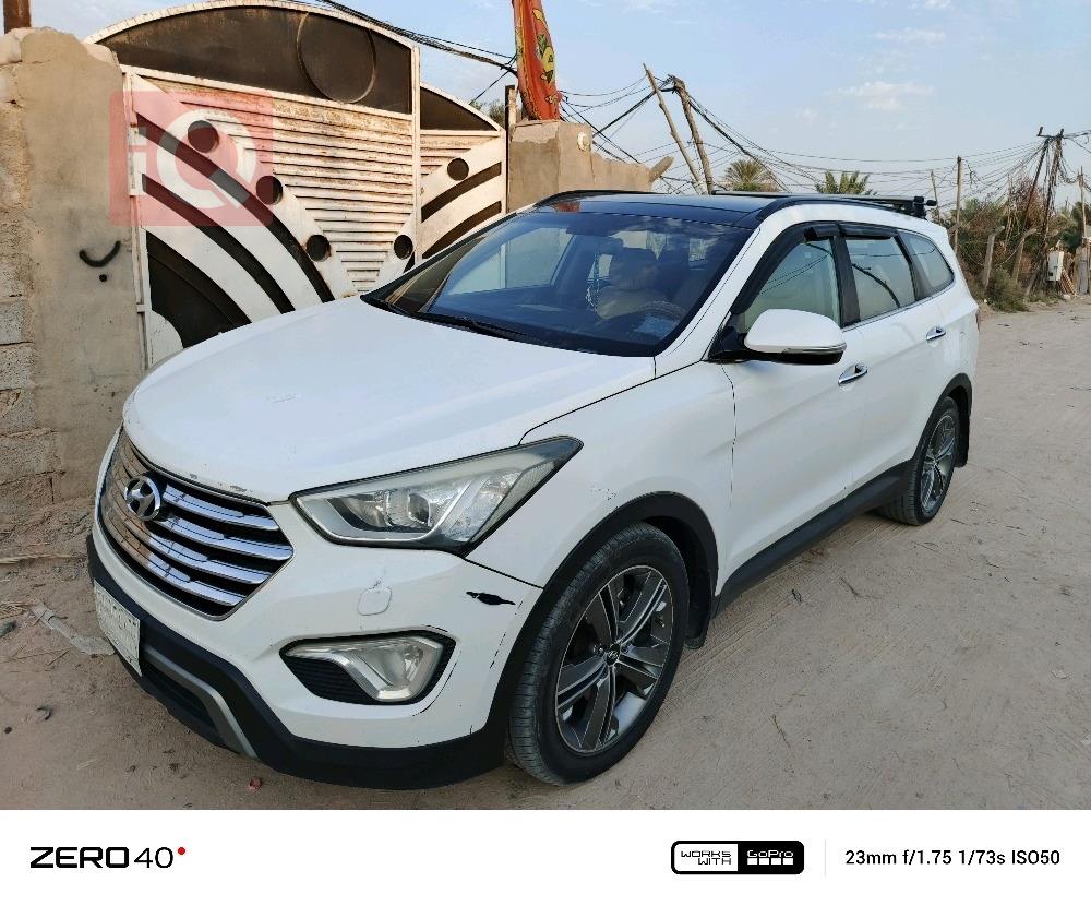 Hyundai Grand Santa Fe